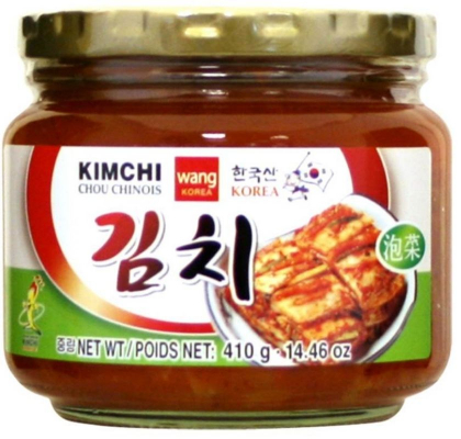 Kimchi koreansk fermenterad kl i glaburk med lock