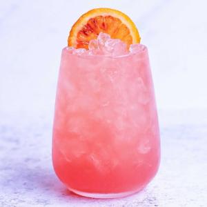 Pink drink med grapefruktjuice och mynta