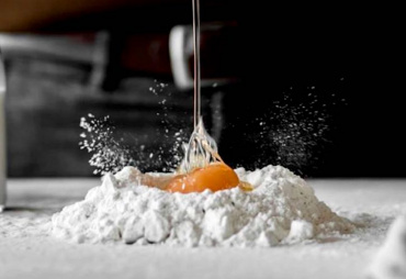 Gör hemgjord färsk pasta. Så lyckas du med pastadegen.