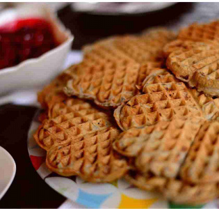 Varför äter man våfflor på våffeldagen?