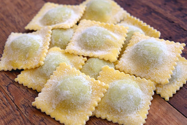 Ravioli med ost och spenat