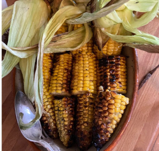 Grillad majs med basilikasmör