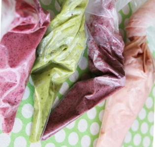 Grön matchatryffel på vit choklad