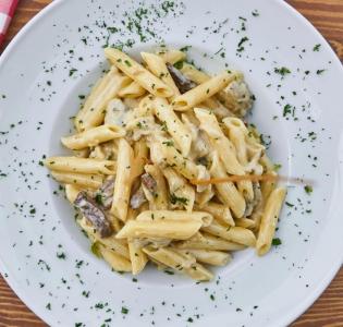 Karljohansvamp-pasta med pancetta och zucchini