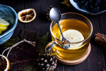 Varm saft med apelsin och kryddor