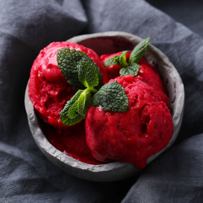 Hallon- och grapefruktsorbet