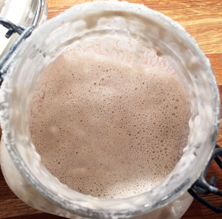 Glutenfri surdegsbas