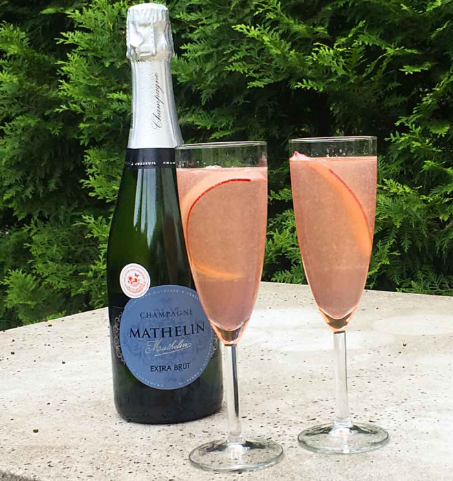 Champagnecocktail med rabarber