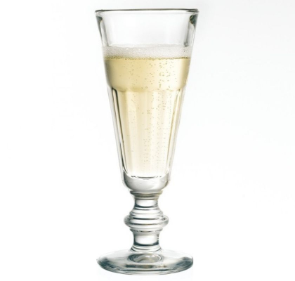 rustikt champagneglas med champagne