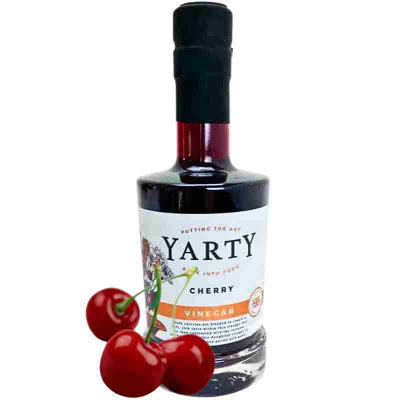 Glasflaska med krsbrsvinger Yarty cherry vinegar