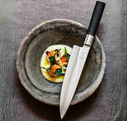 Kockkniv Gyuto KAI Wasabi black 23,5 cm