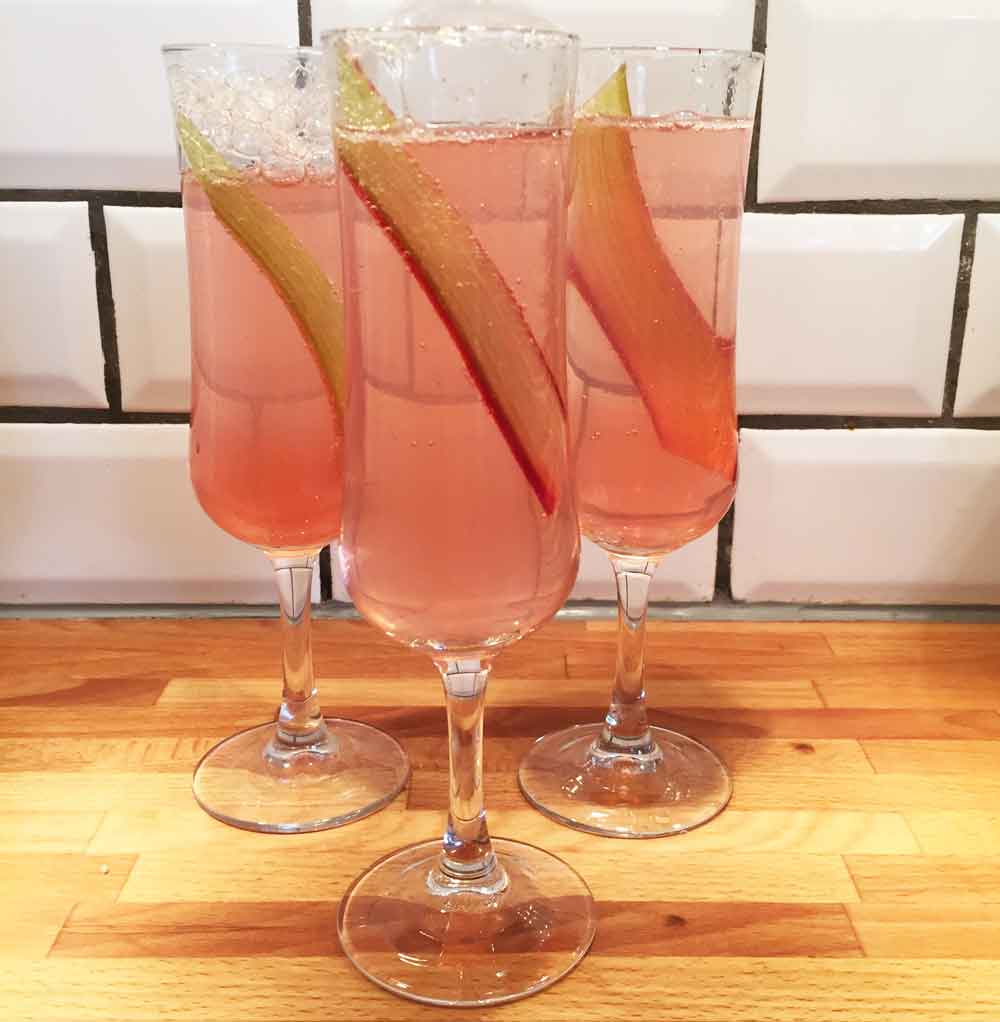 cocktail med rabarber