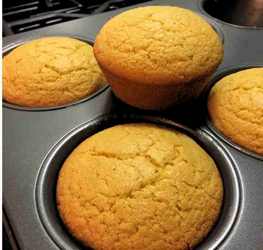 stora muffins gr�ddade i muffinspl�t