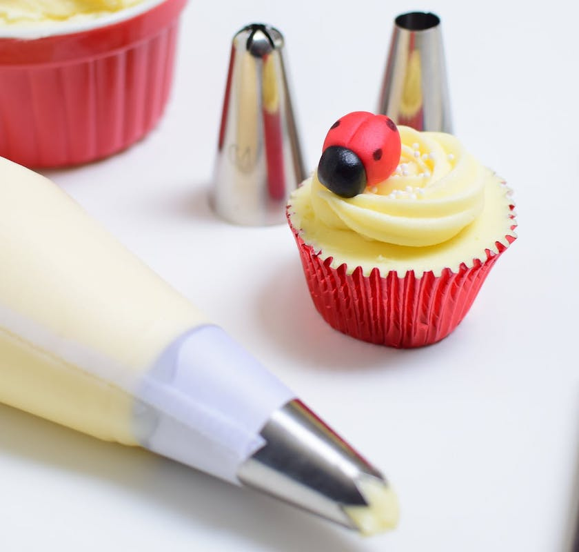 Spritsset 3 hyllar och p�se fr�n Tala