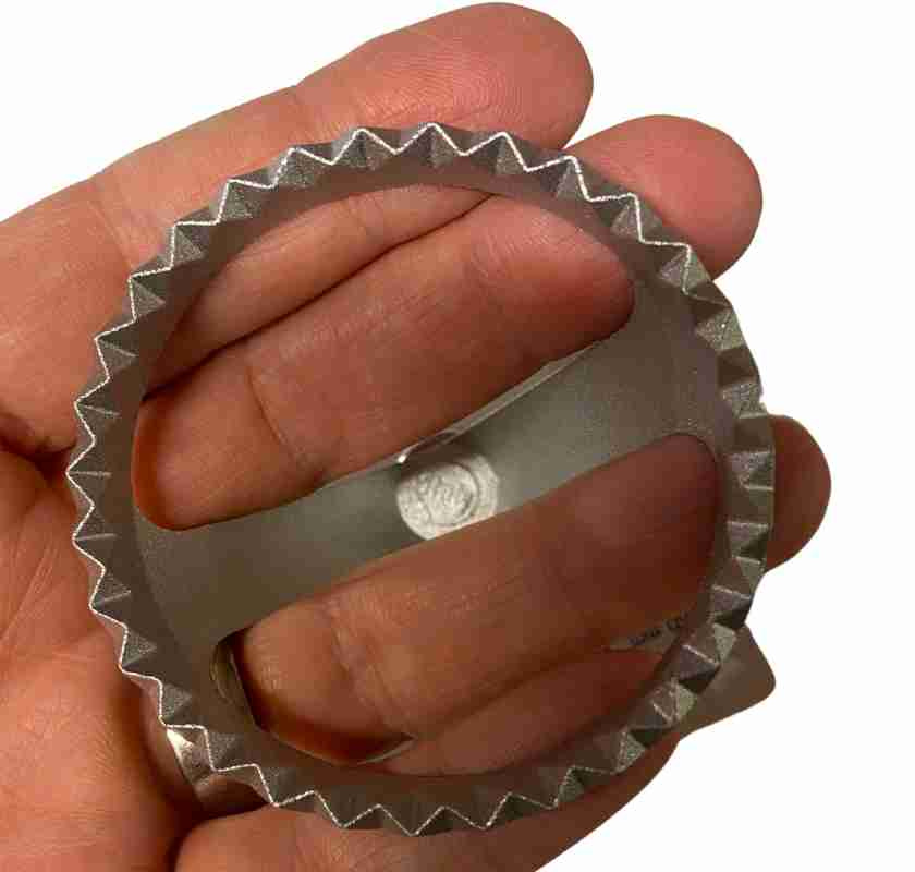 Raviolipress i hand 6 cm �