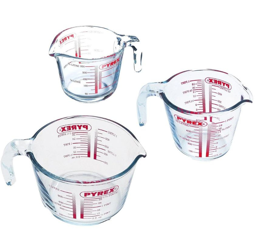 Halvliterm�tt i h�rdat glas, literm�tt & 0,25 liter.