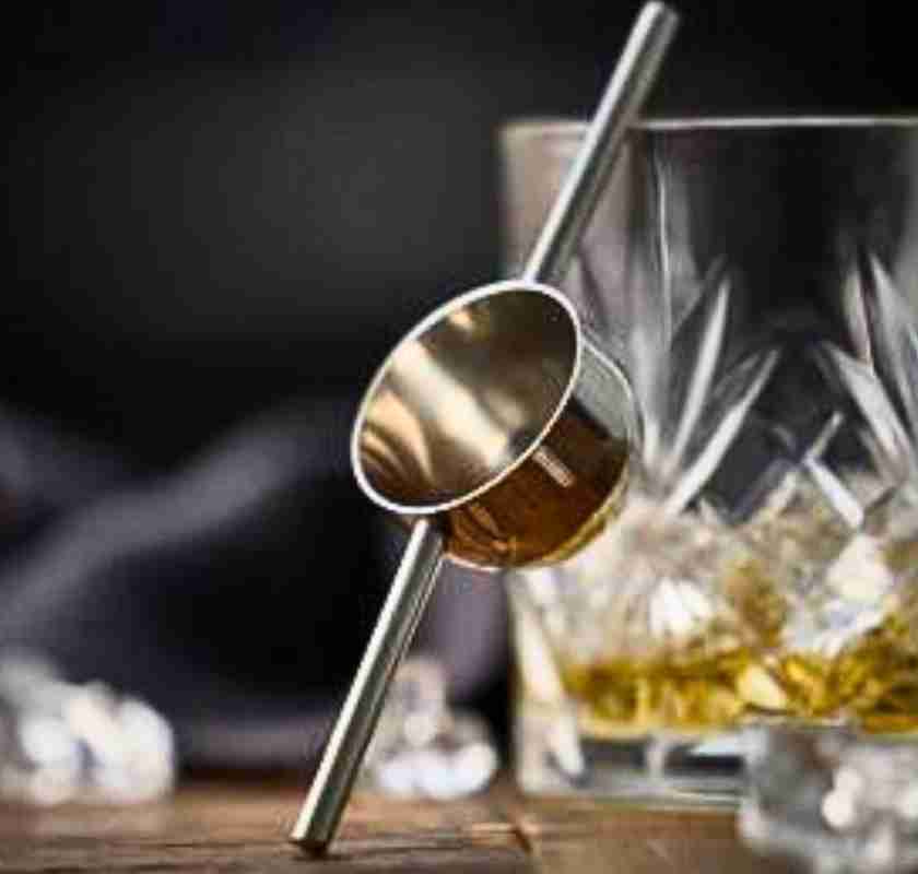 Drinkm�tt, vippa som kan l�ggas p� glasets kant