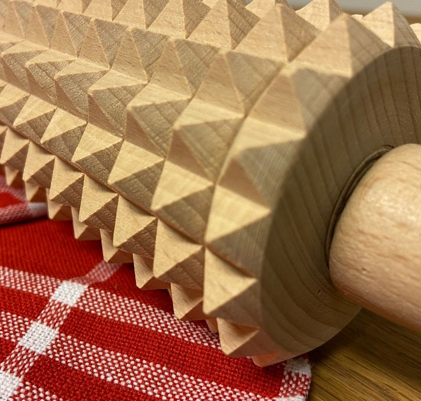 Detalj av kruskavel med spetsiga nagg