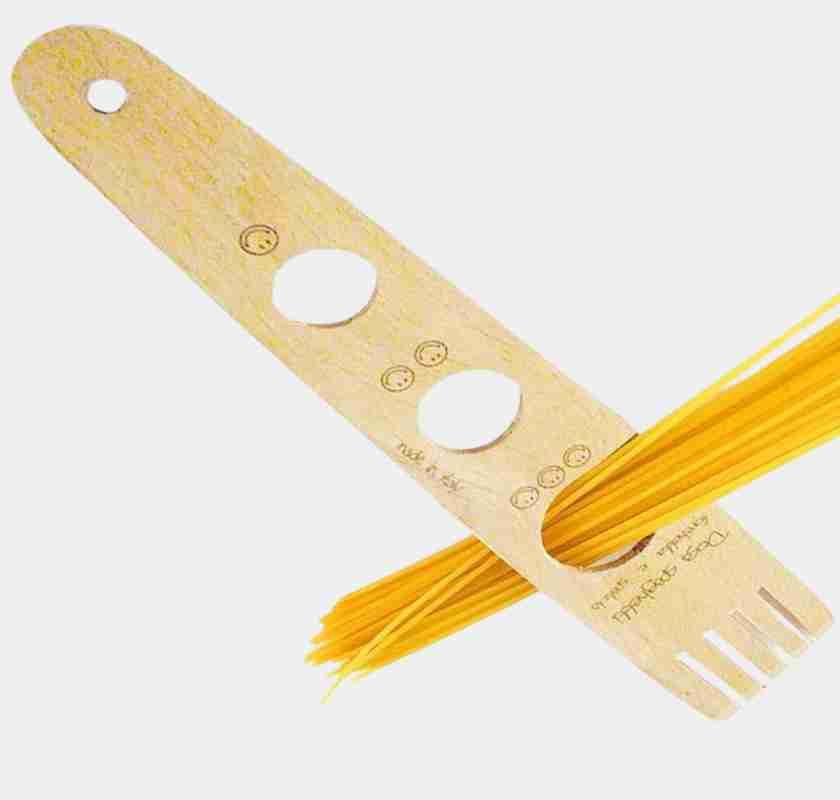 Spagettim�tt i tr� med gaffel Eppicotispai med spagetti