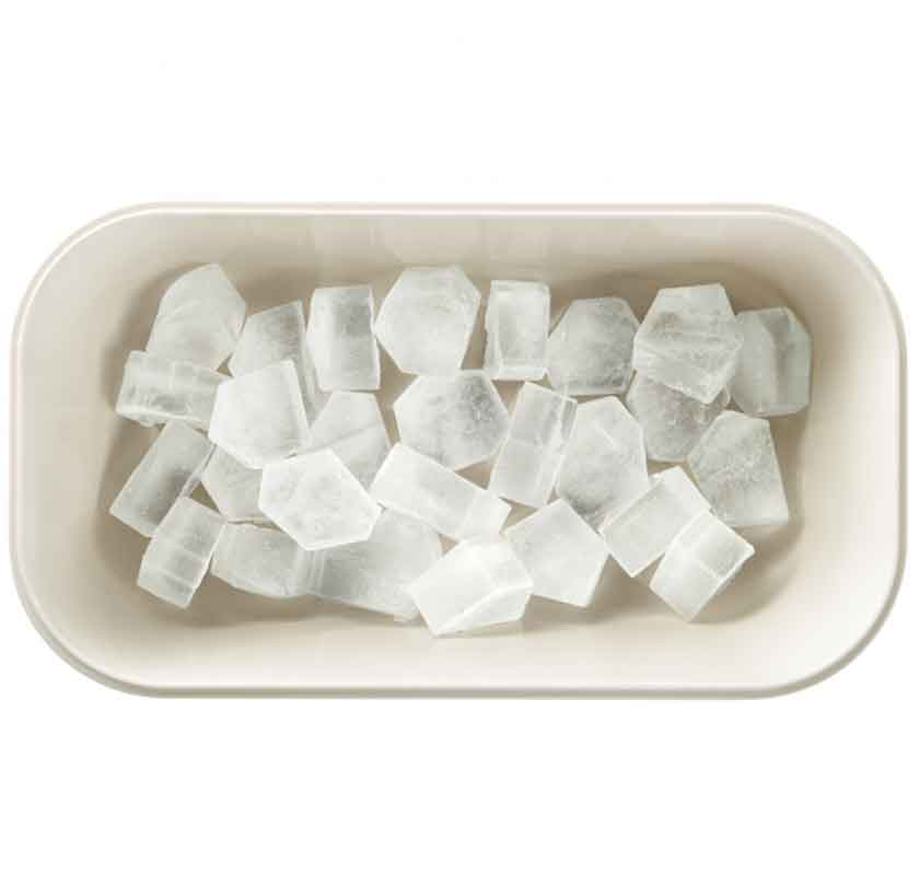 Isbox vit fr�n L�ku�