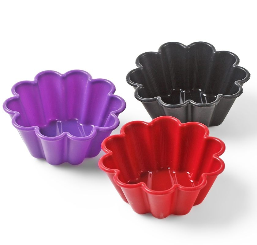 Invite Bakform blomma i silikon 3-pack p� FreakyKitchen.se.