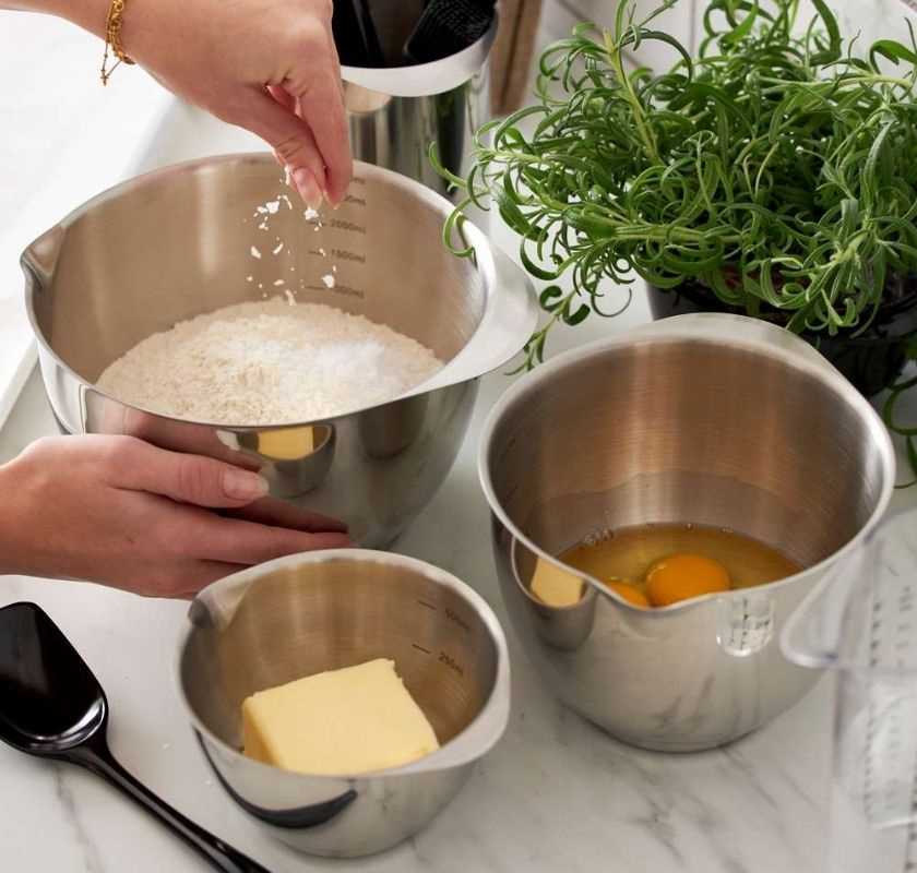 Klassisk margethesk�l i st�l