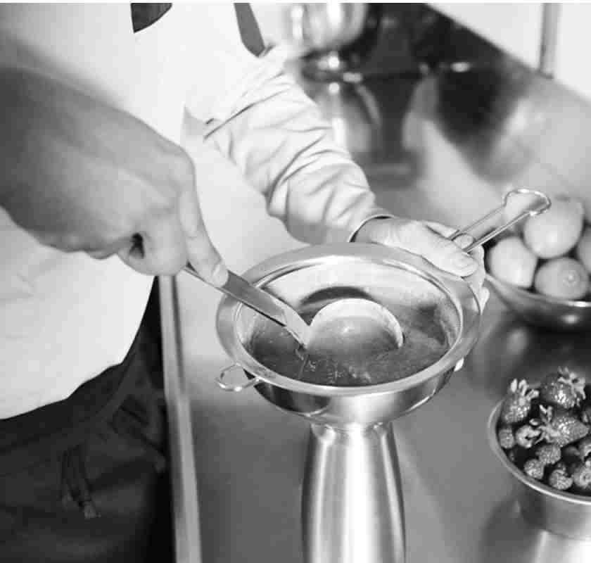 Tratt med sil UTG�TT