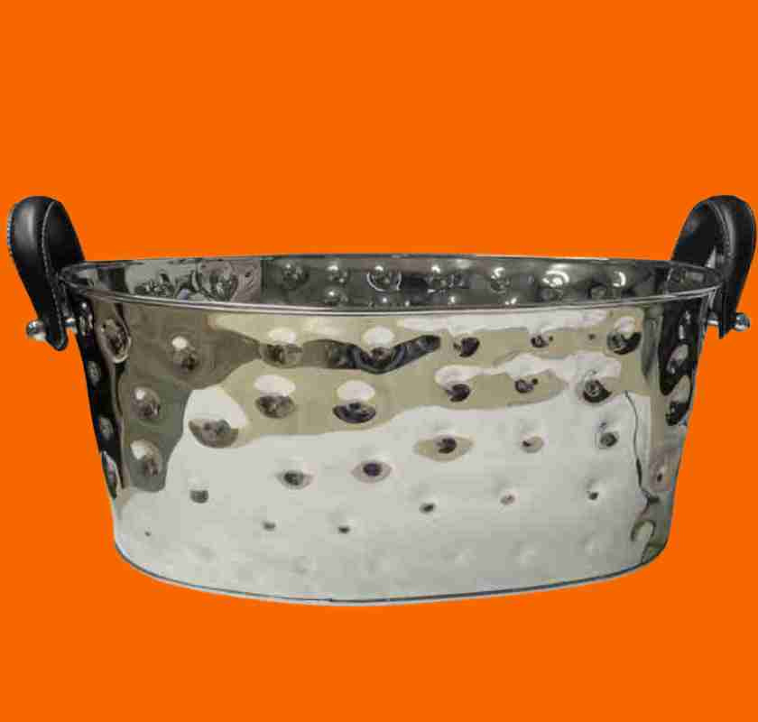 Champagne- & vinkylare med svarta l�derhandtag mot orange bakgrund