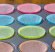 Muffinsplåt 12 hål med färgade pappersformar Muffinsplåt 12 hål med olikfärgade pappersformar
