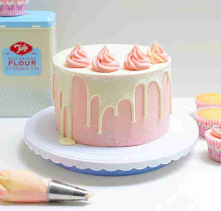 Roterbart dekorationsfat Tala med t�rta och sprits