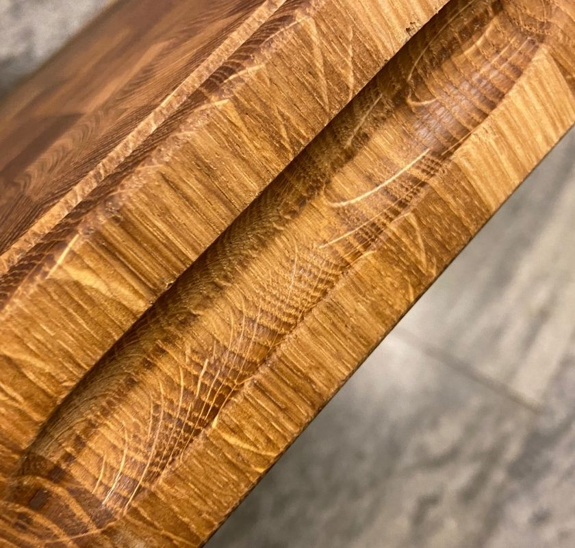 Handtag i br�dans sida