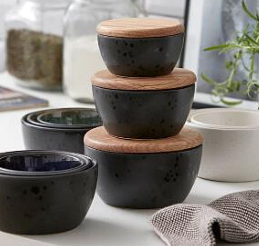 Sk�lset 3 delar svart med lock i tr� UT�TT