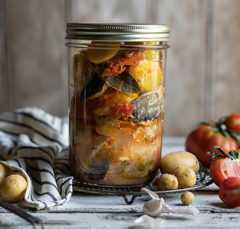 Glasburk med skruvlock 1 liter med fisksoppa 