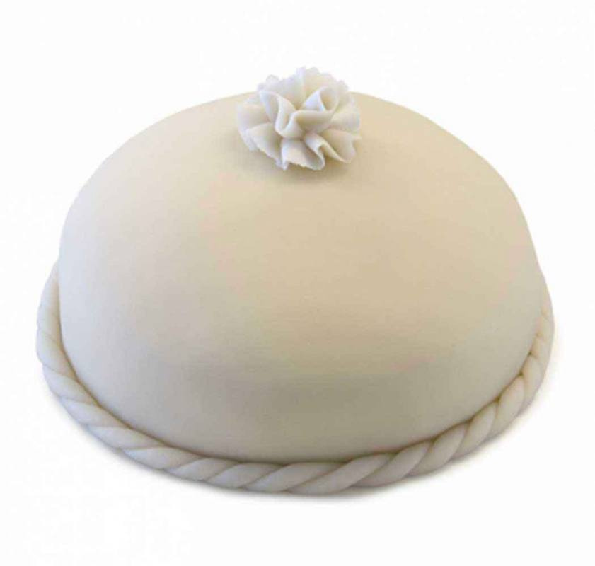 Vit marsipan p� t�rta