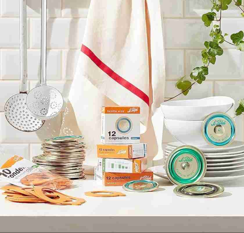 Le Parfait gummiringar och innerlock till konserveringsburkar p� k�ksb�nk