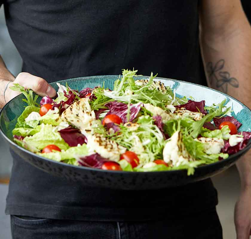 Stort fat svart med gr�n glaserad insida 40cm UTG�TT