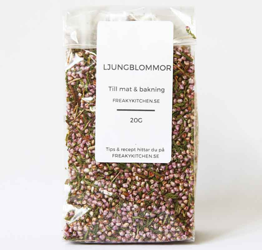 Torkade ljunblommor blomsterstr�ssel i p�se