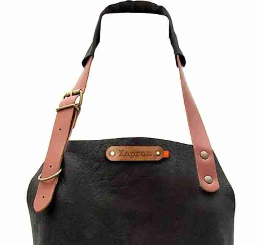 Skinnf�rkl�de handgjort svart