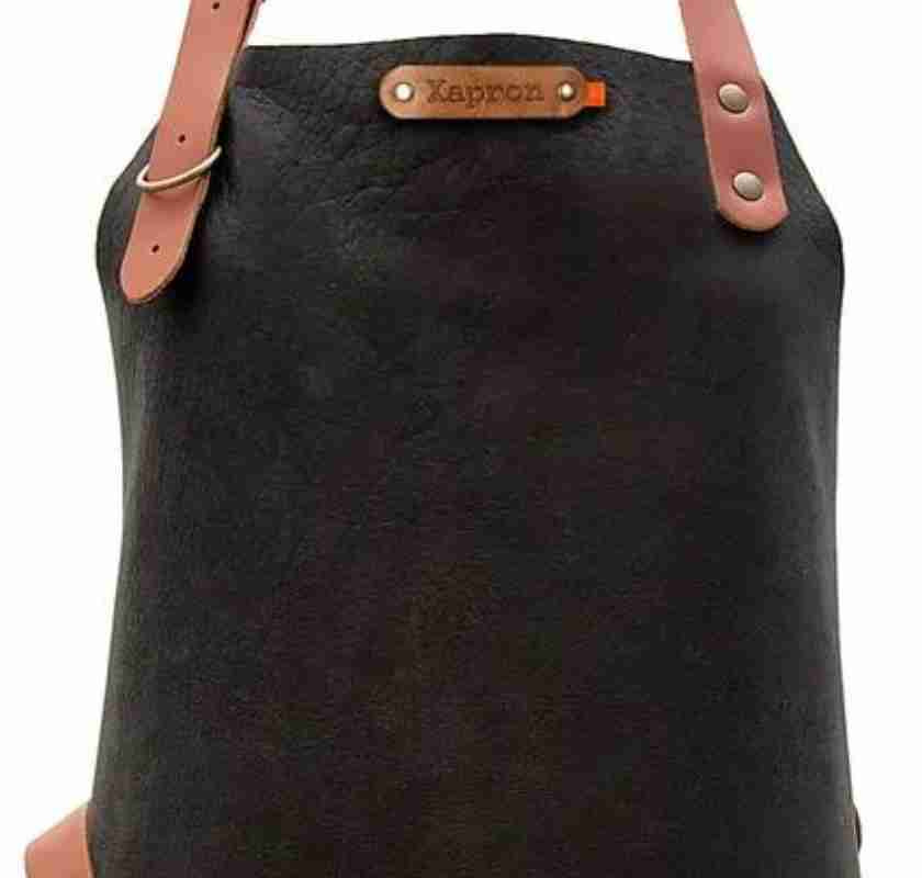 Skinnf�rkl�de handgjort svart