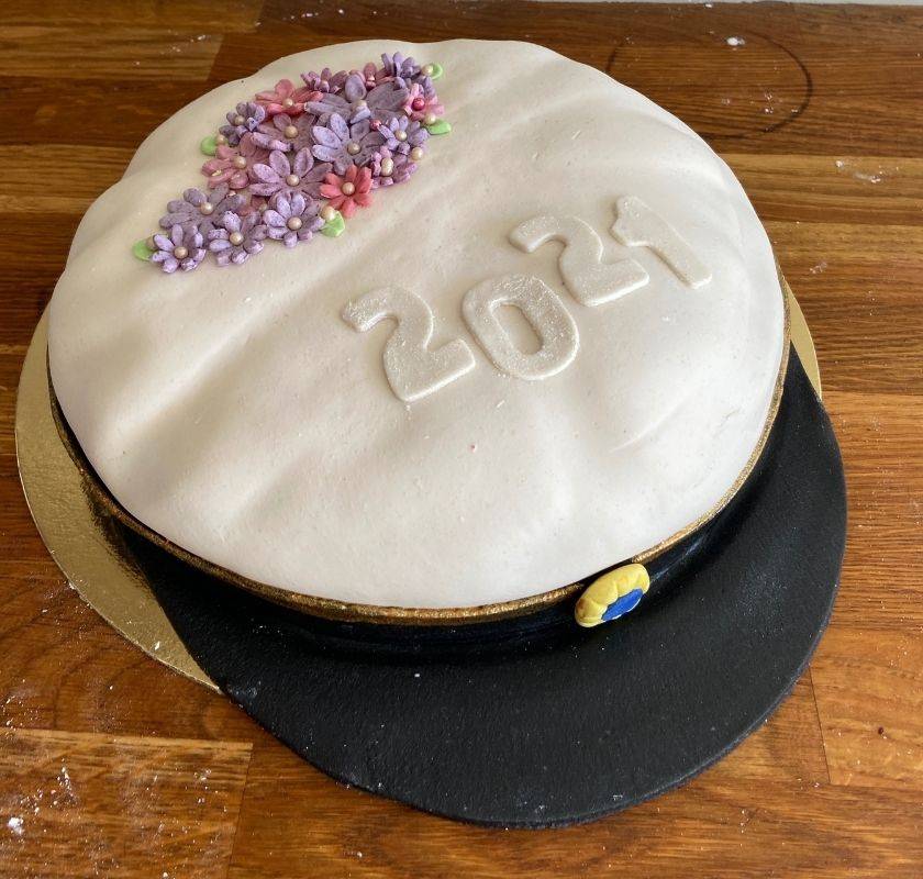 studentt�rta m�ssa med blommor 