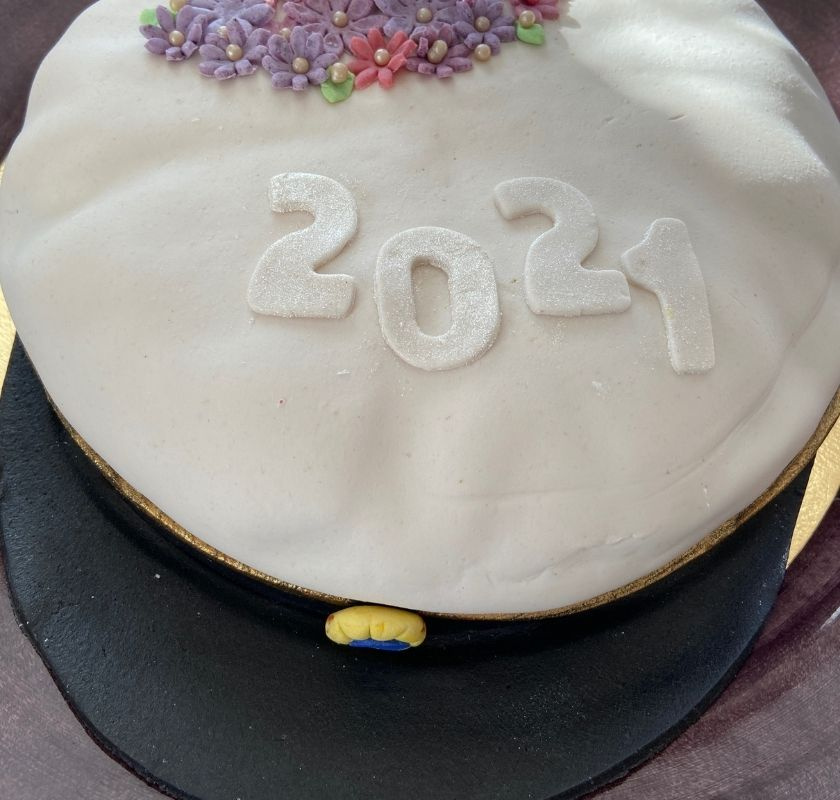 studentt�rta m�ssa med blommor