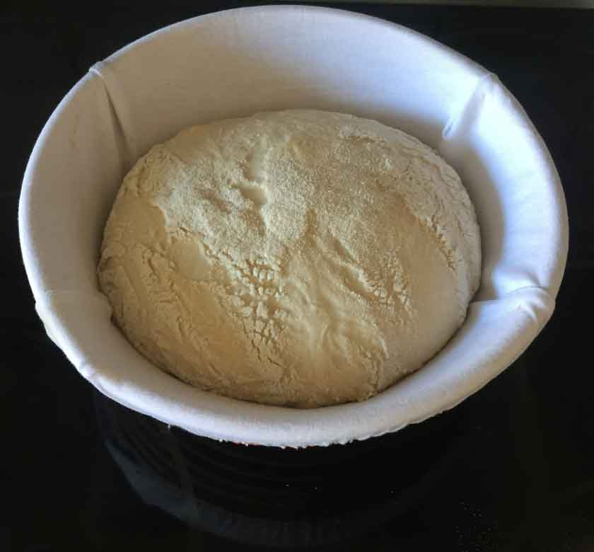 Tyg�verdrag till korg f�r j�sning av deg