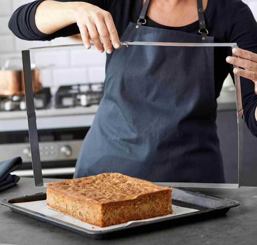 Rektangul�r justerbar bakform eller t�rtram utdragen