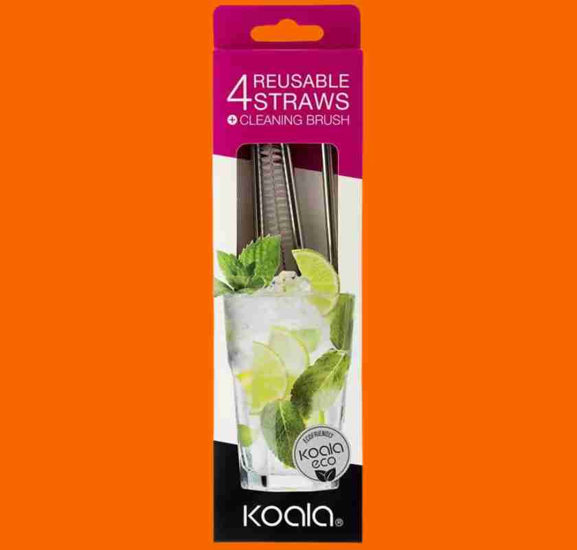 F�rpackning med sugr�r av rostfritt st�l fr�n Koala mot orange bakgrund