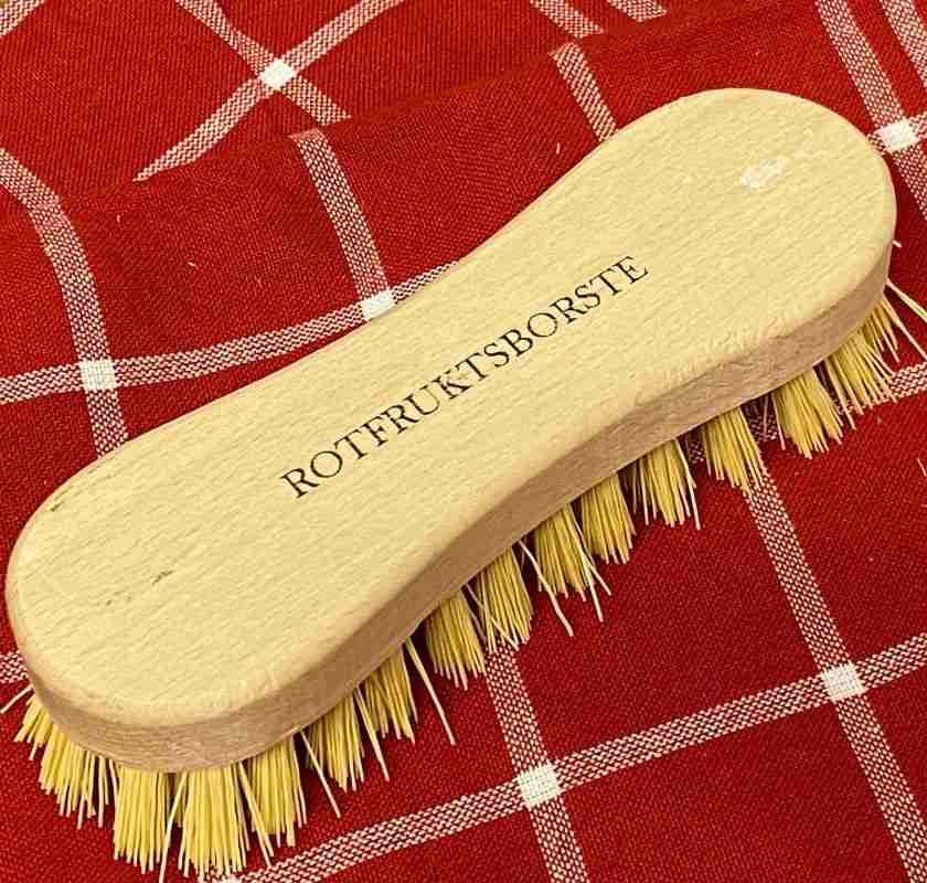 Rotfruktsborste i tr�