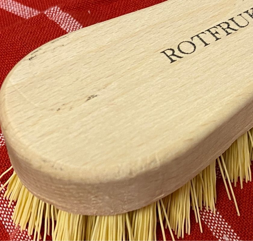 Rotfruktsborste i tr�