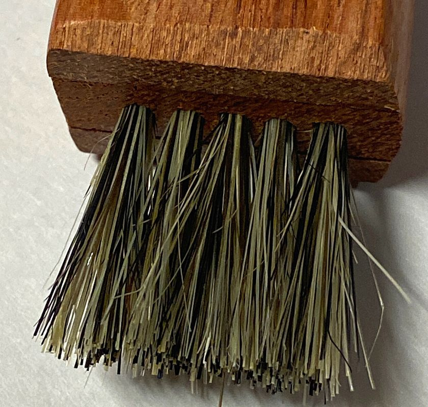 Svampkniv med borste