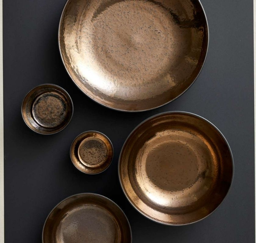 Stor sk�l svart med brons-glaserad insida 30cm UTG�TT