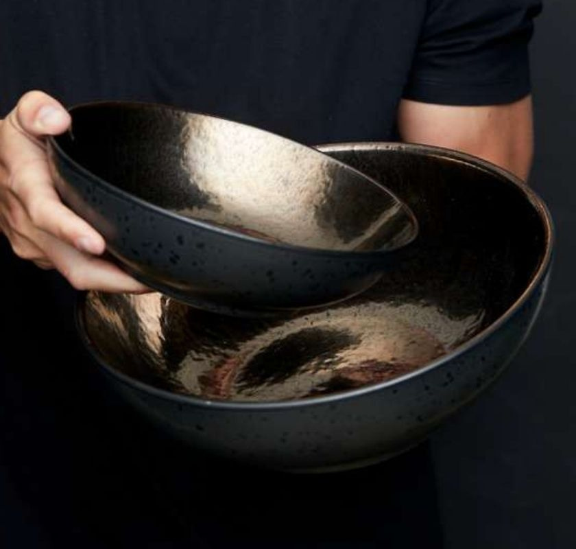 2 sk�lar Bitz brons svart stengods