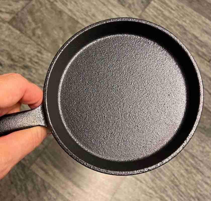 Minipanna rund 13 cm gjutj�rn